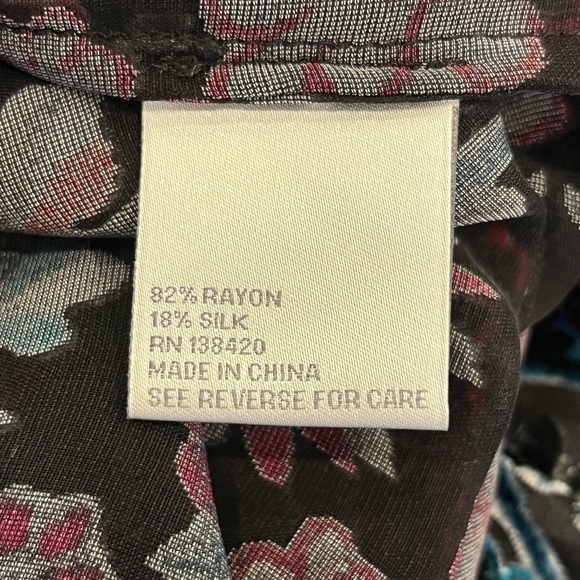 CARLISLE NY Floral Burnout Blouse - Picture 5 of 6